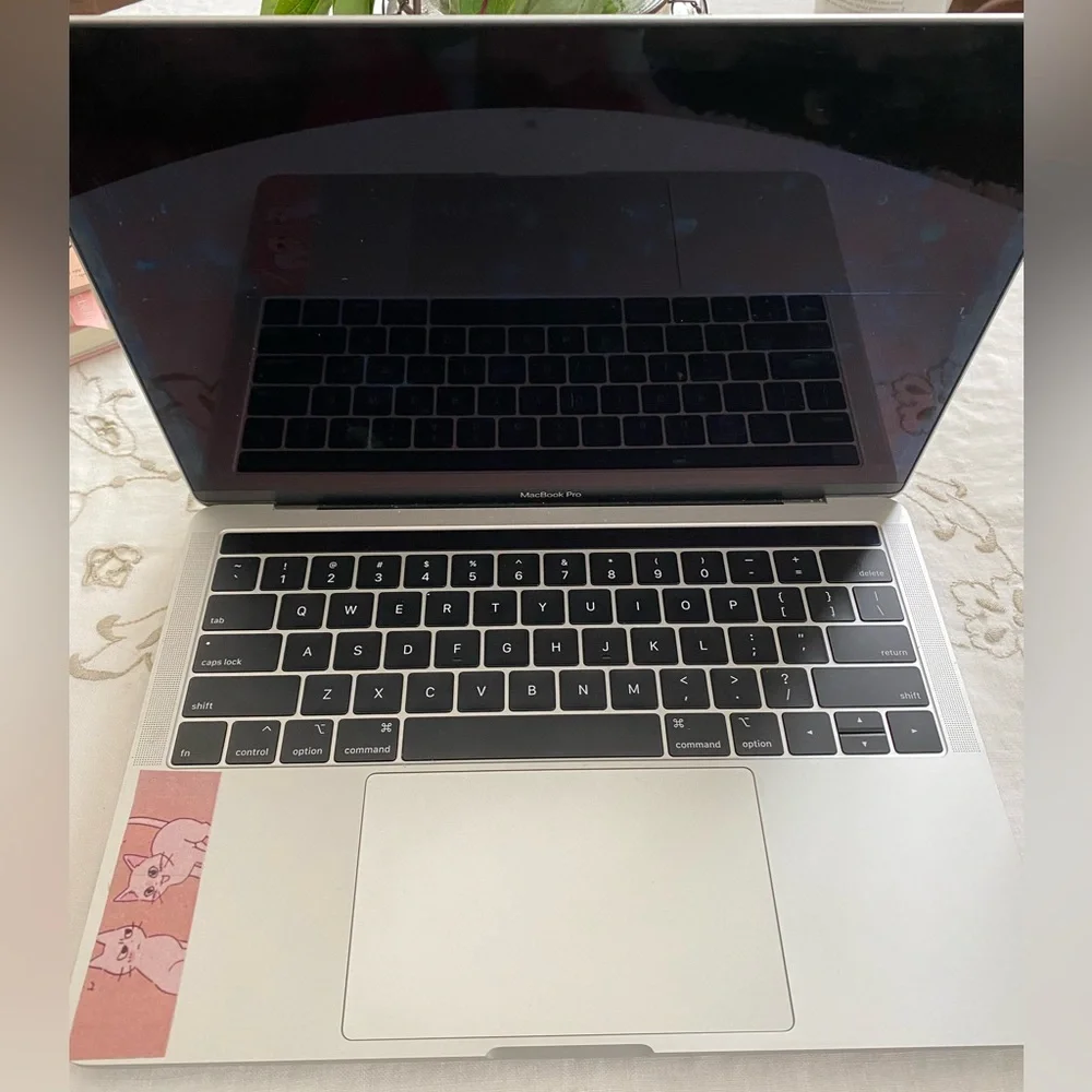 2018 MACBOOK PRO / VERY GOOD CONDITION